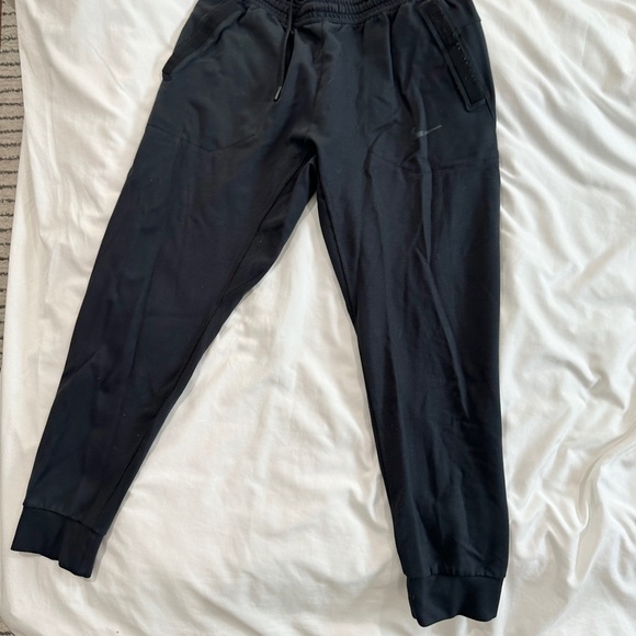 Nike Men’s Black Athletic Jogger Pants - Picture 2 of 5